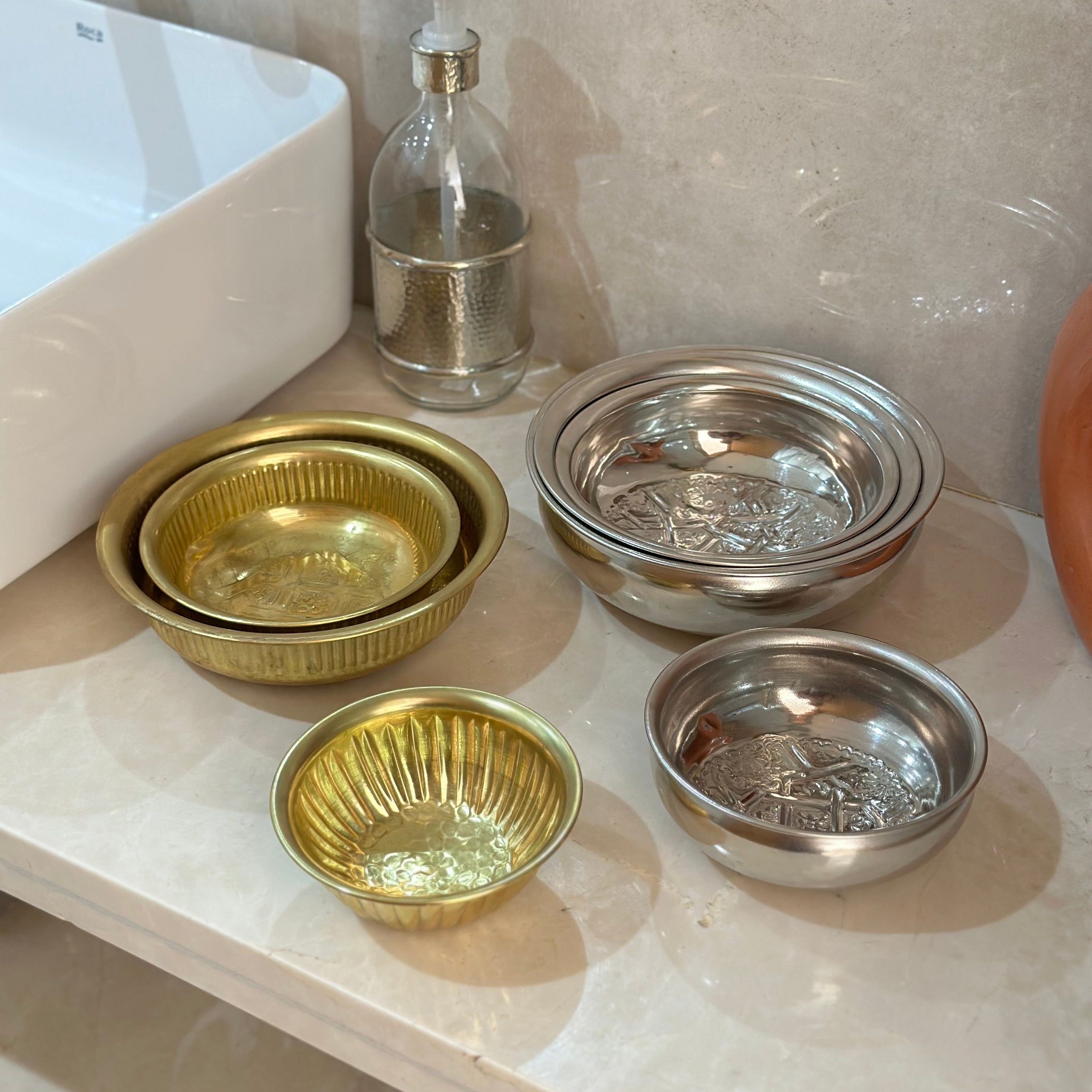 Tassa Hammam artisanale dorée en laiton martelée 11cm