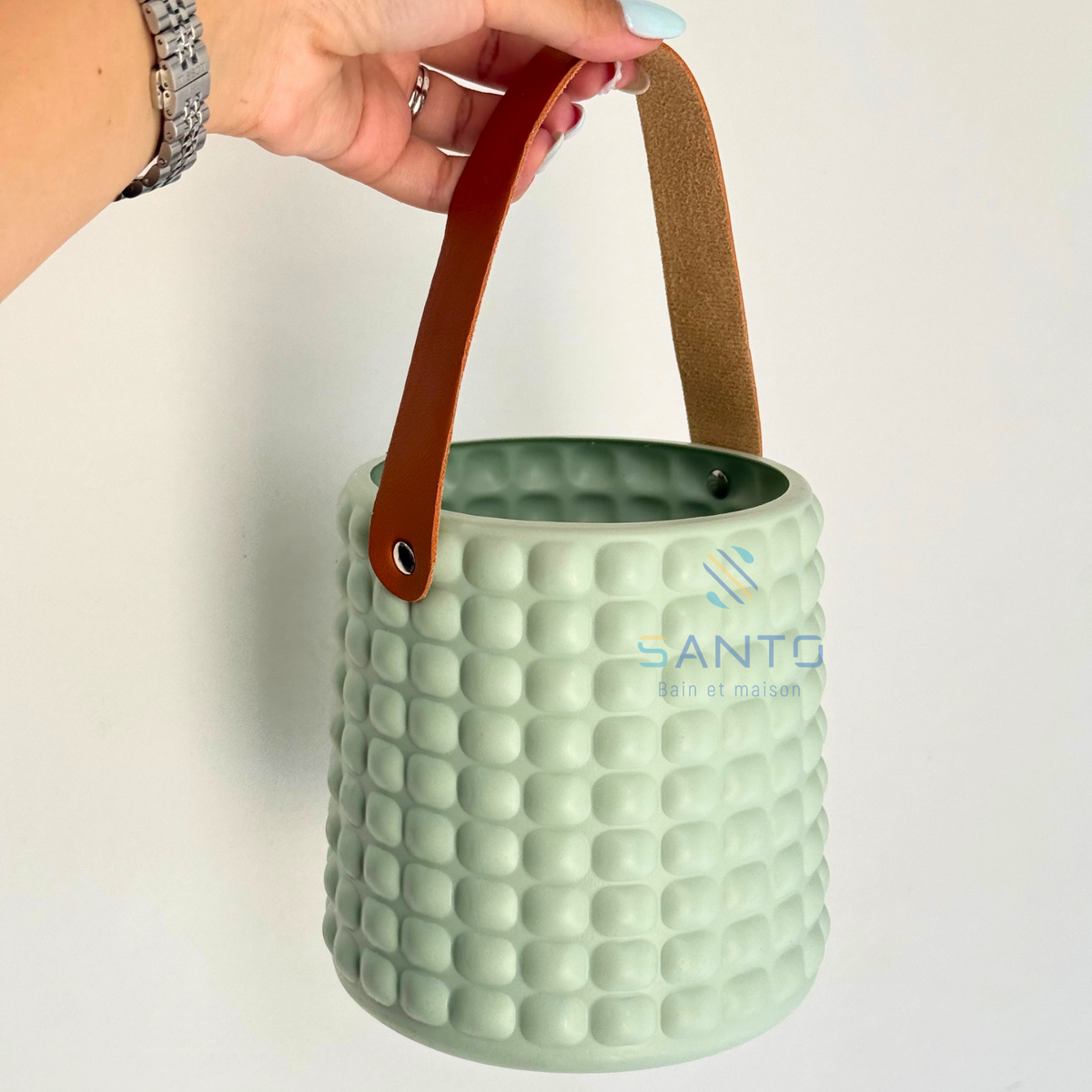 Pot texturé en plastique avec anse