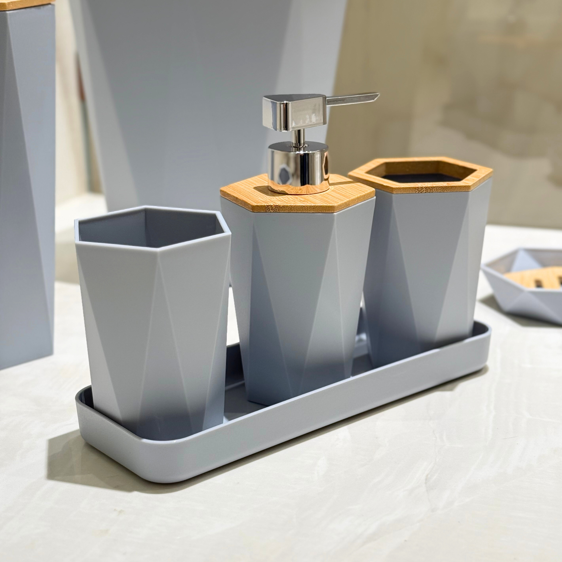 Ensemble D'accessoires de Salle de Bain de 7 Pièces Avec Poubelle