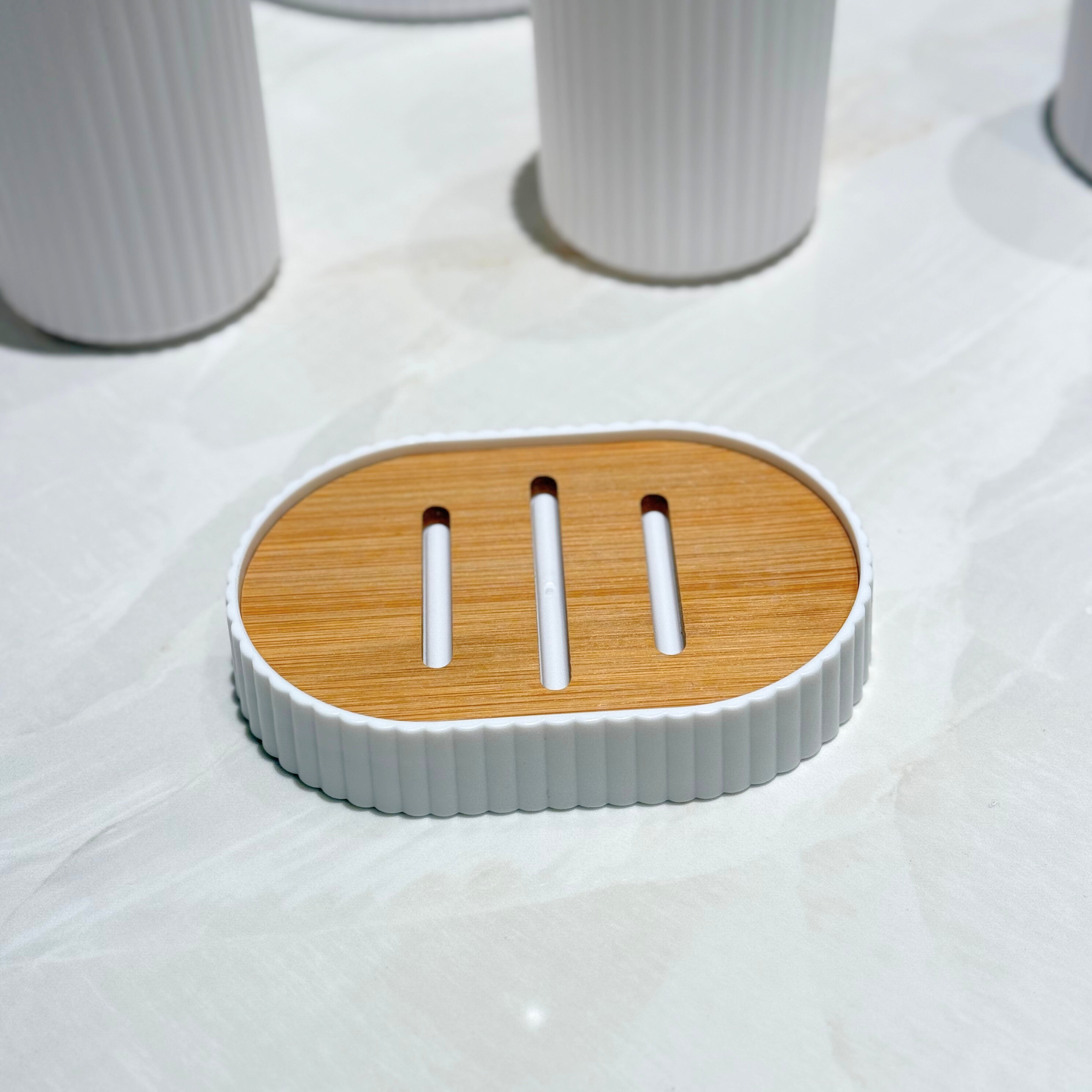 Ensemble accessoires de Salle de Bain 6 Pièces en plastique et bambou