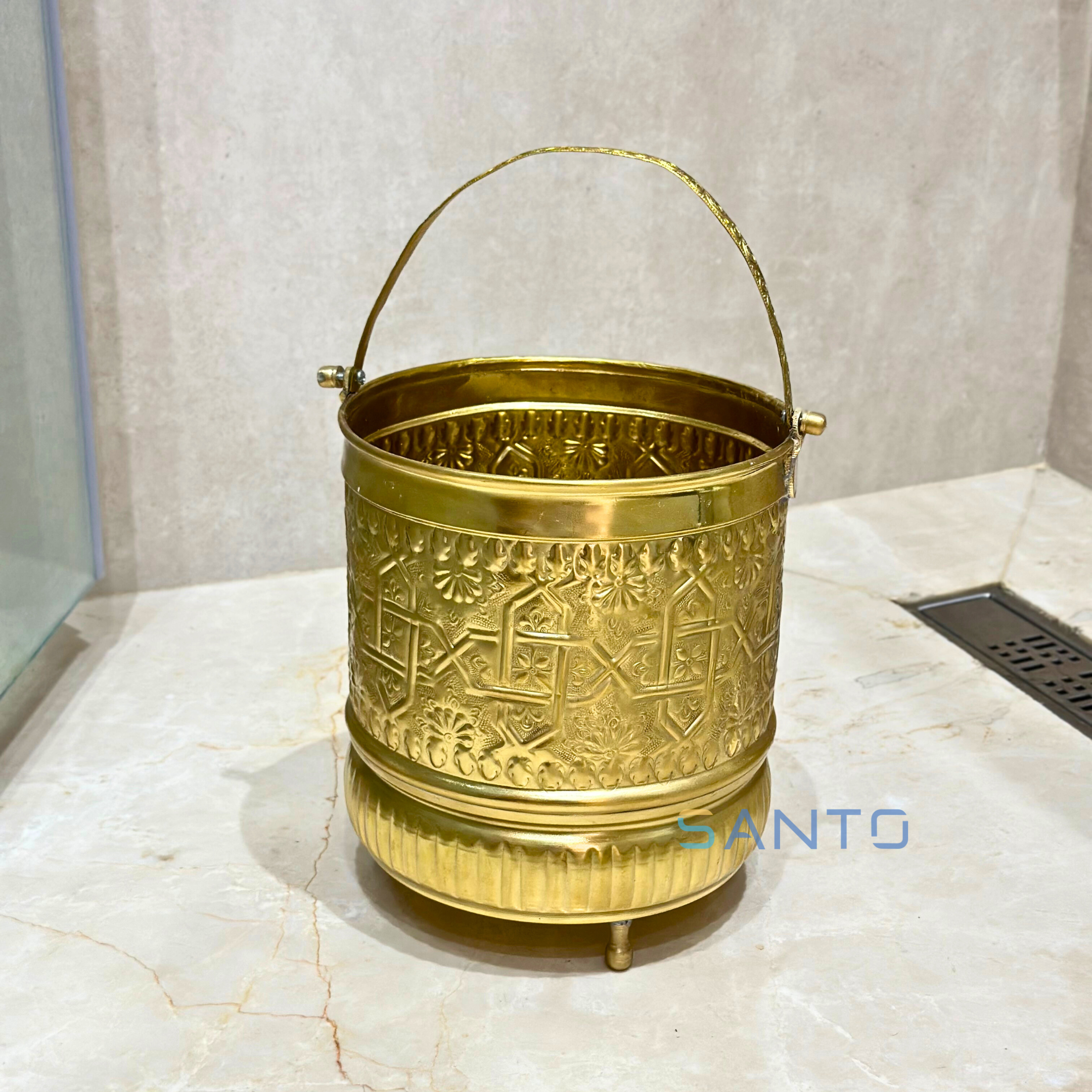 Seau hammam artisanal en laiton doré