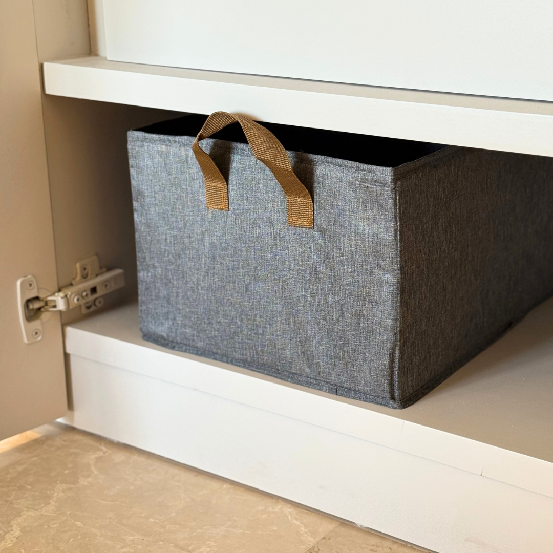 Panier de rangement rectangulaire en tissu gris avec poignets