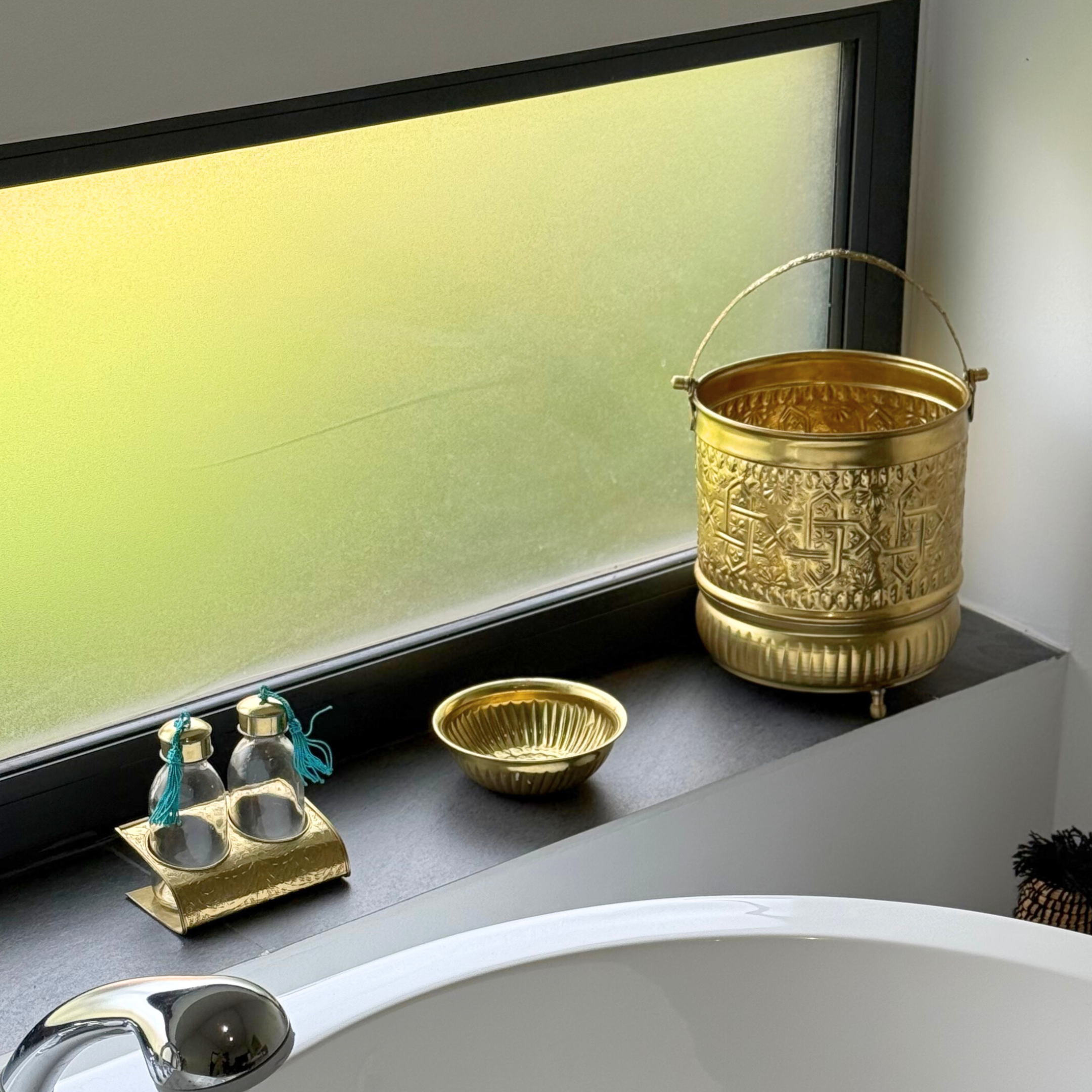 Tassa Hammam artisanale dorée en laiton martelée 11cm