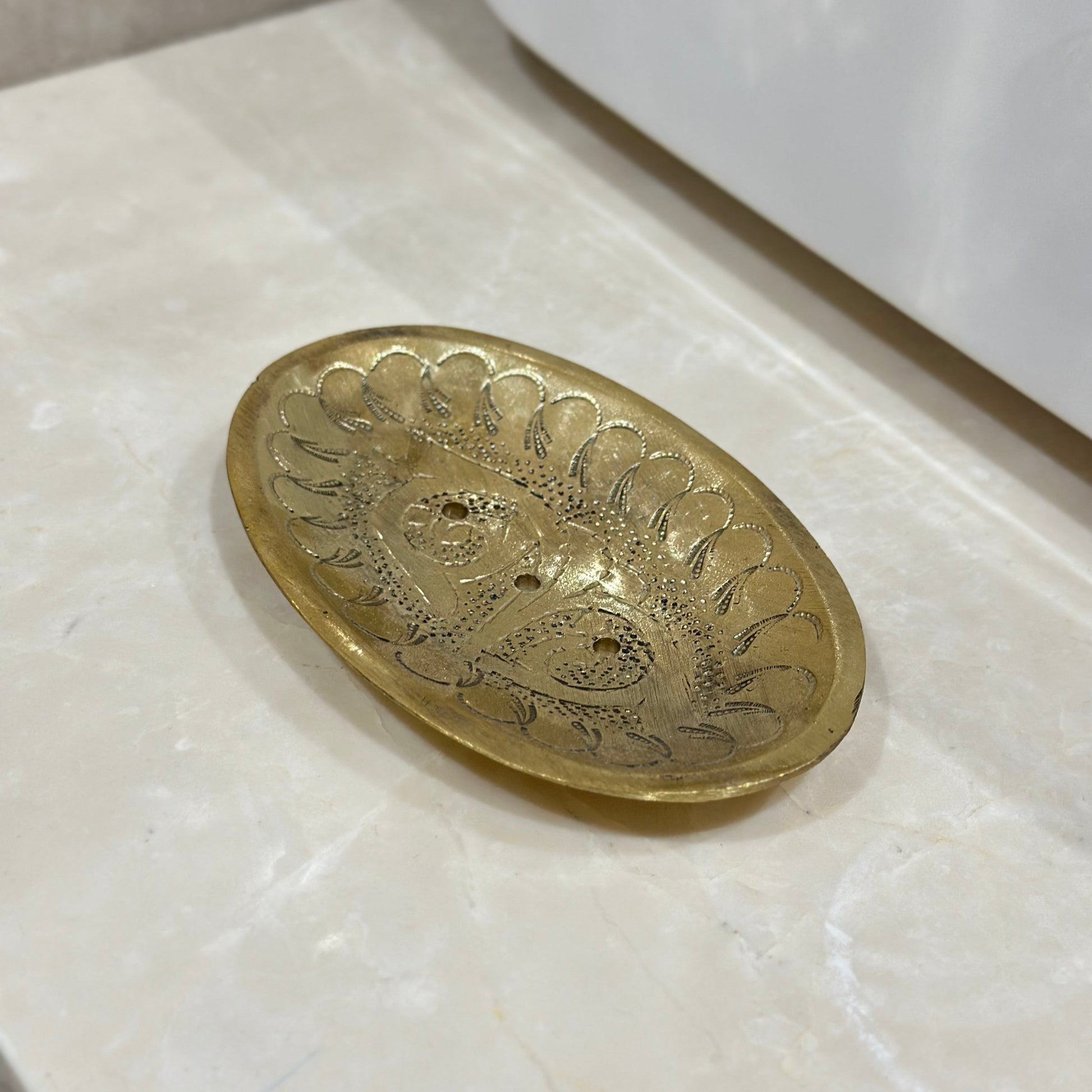 Porte savon Nakch doré en cuivre - Ajbir