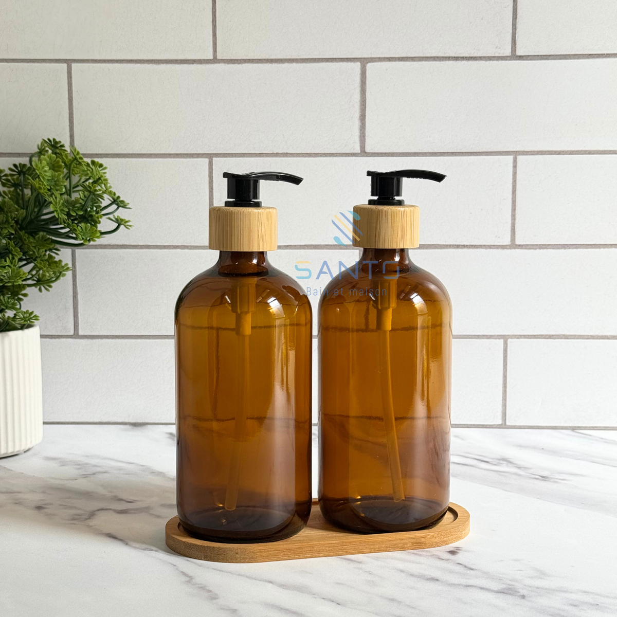 Set 2 distributeurs à savon en verre ambré avec support en bambou