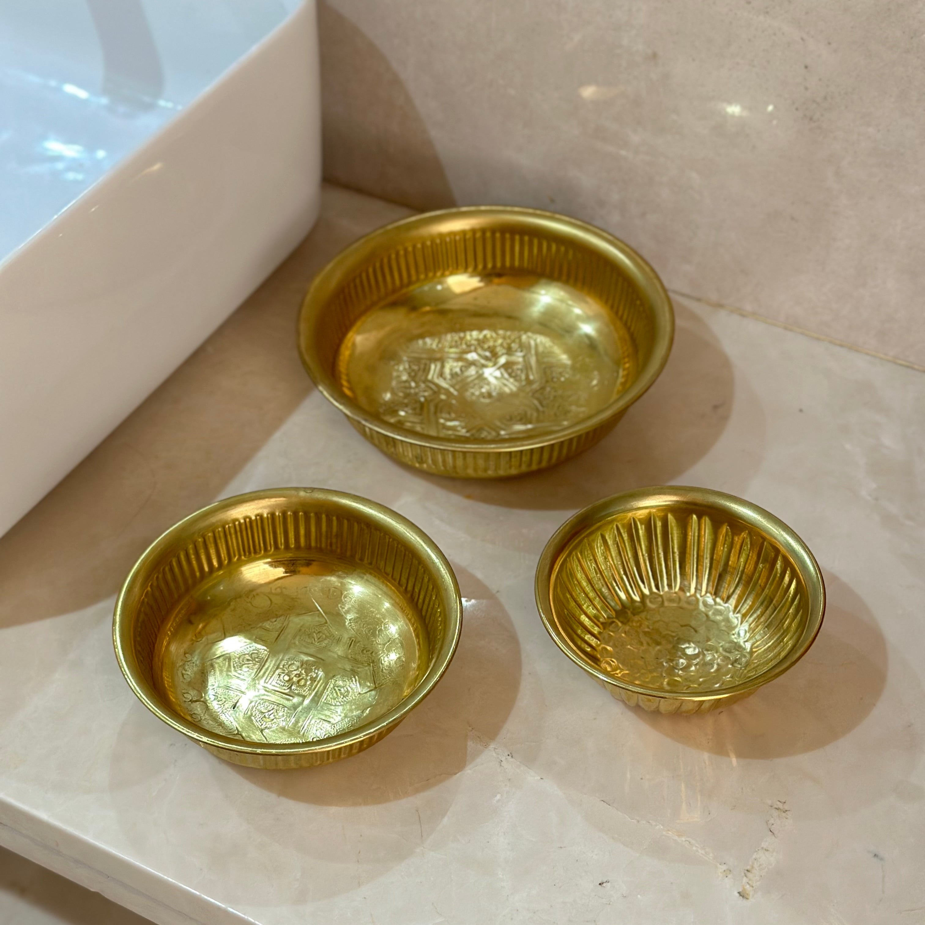 Tassa Hammam artisanale dorée en laiton martelée 11cm