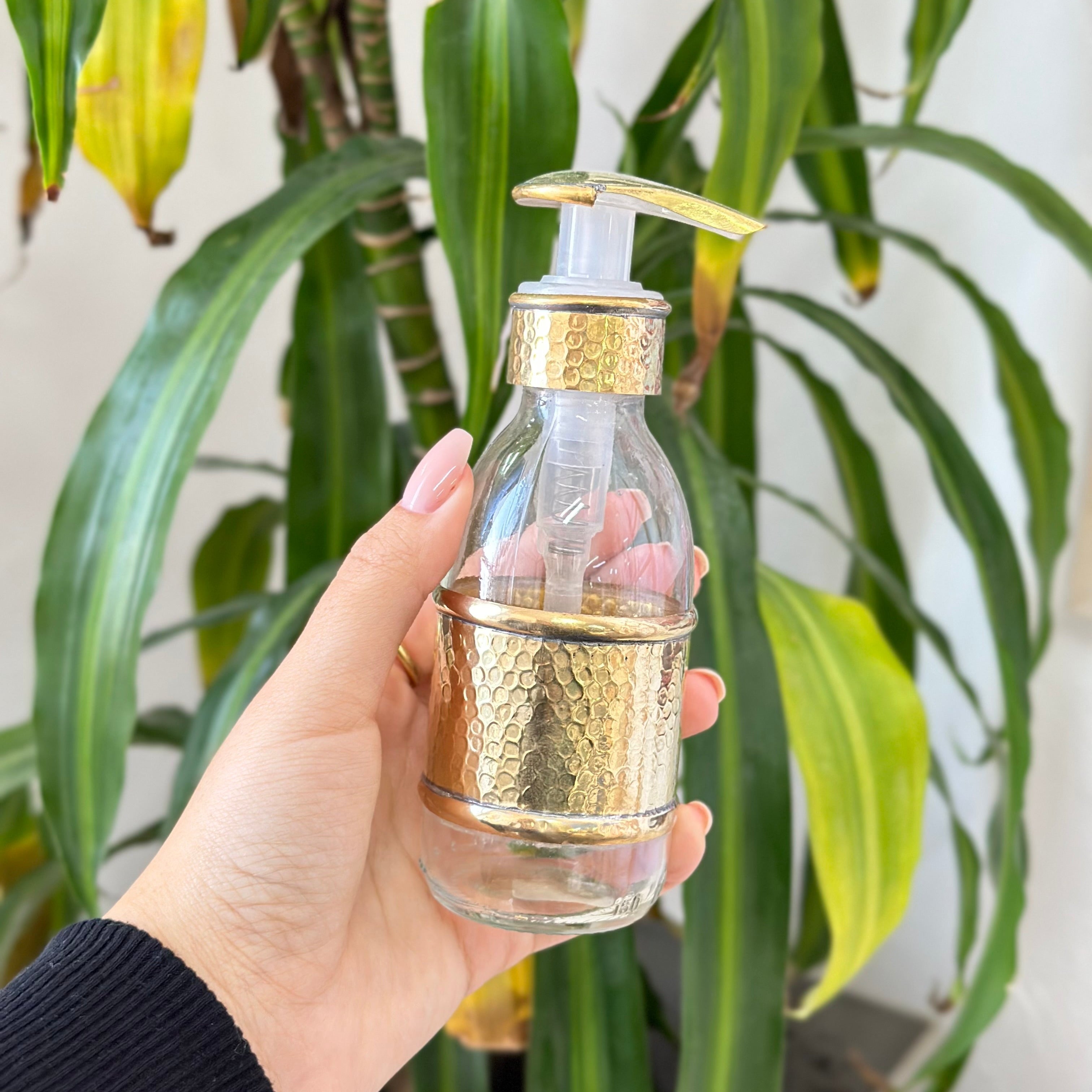 Distributeur de savon artisanal en laiton doré Martelé 100ml