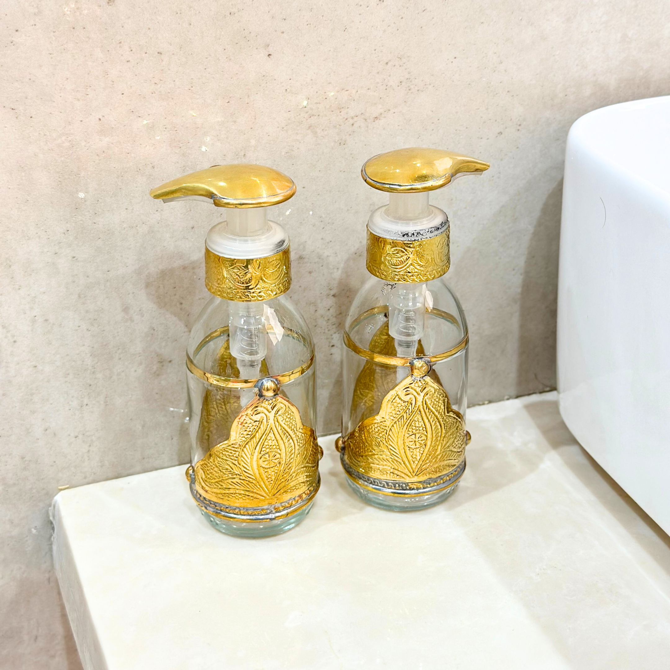 Distributeur de savon artisanal en verre et laiton doré Adrar 100ml