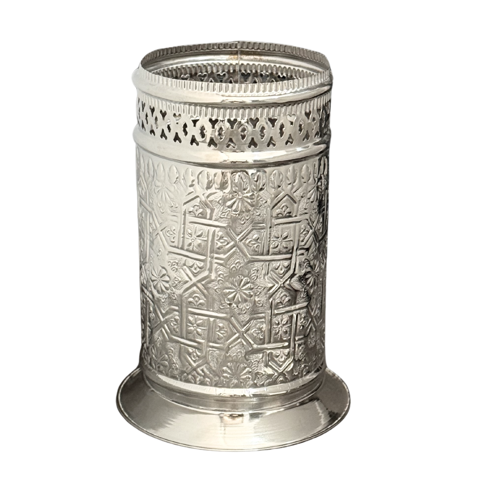 Corbeille artisanale en laiton argenté